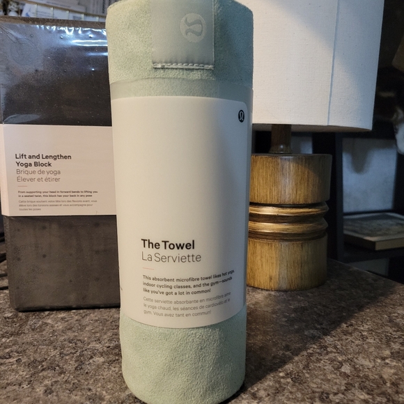*NEW* Lululemon Yoga Items! - Picture 2 of 10